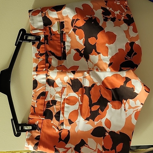 Michael Kors Floral Shorts - Picture 4 of 4